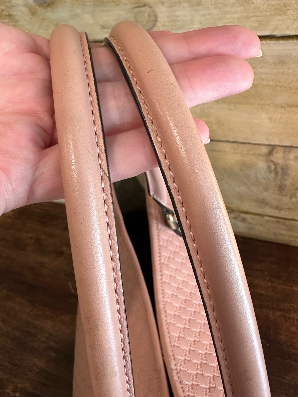 Authentic Gucci Microguccissima Leather Tote in blush pink 💕 - Picture 6 of 16